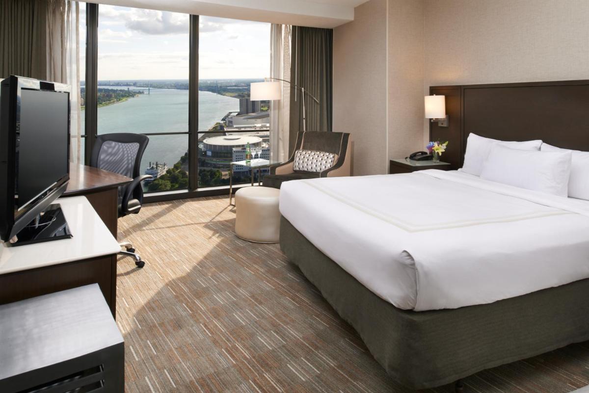 Detroit Marriott at the Renaissance Center - Housity