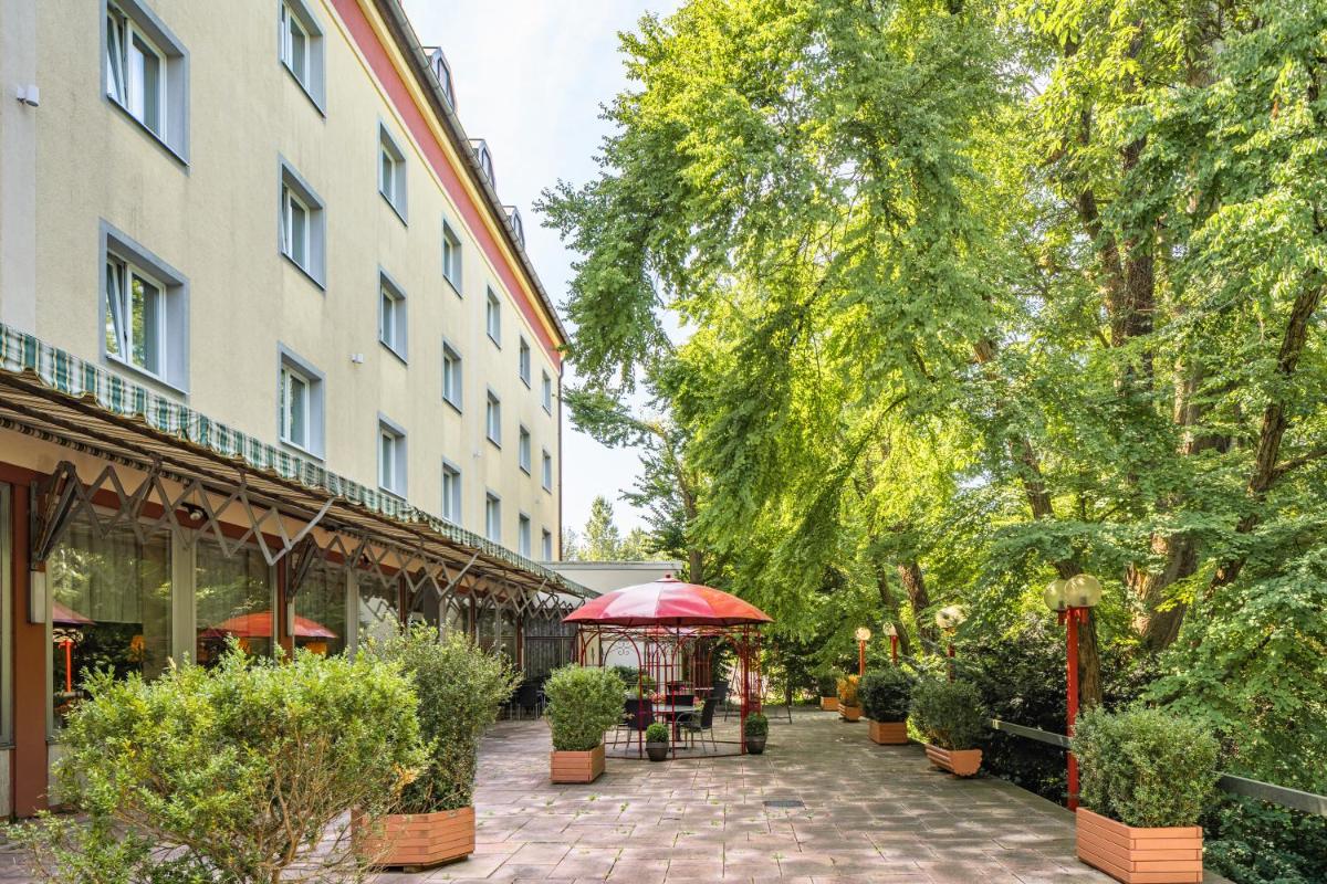 Parkhotel Crombach am Salingarten - Housity