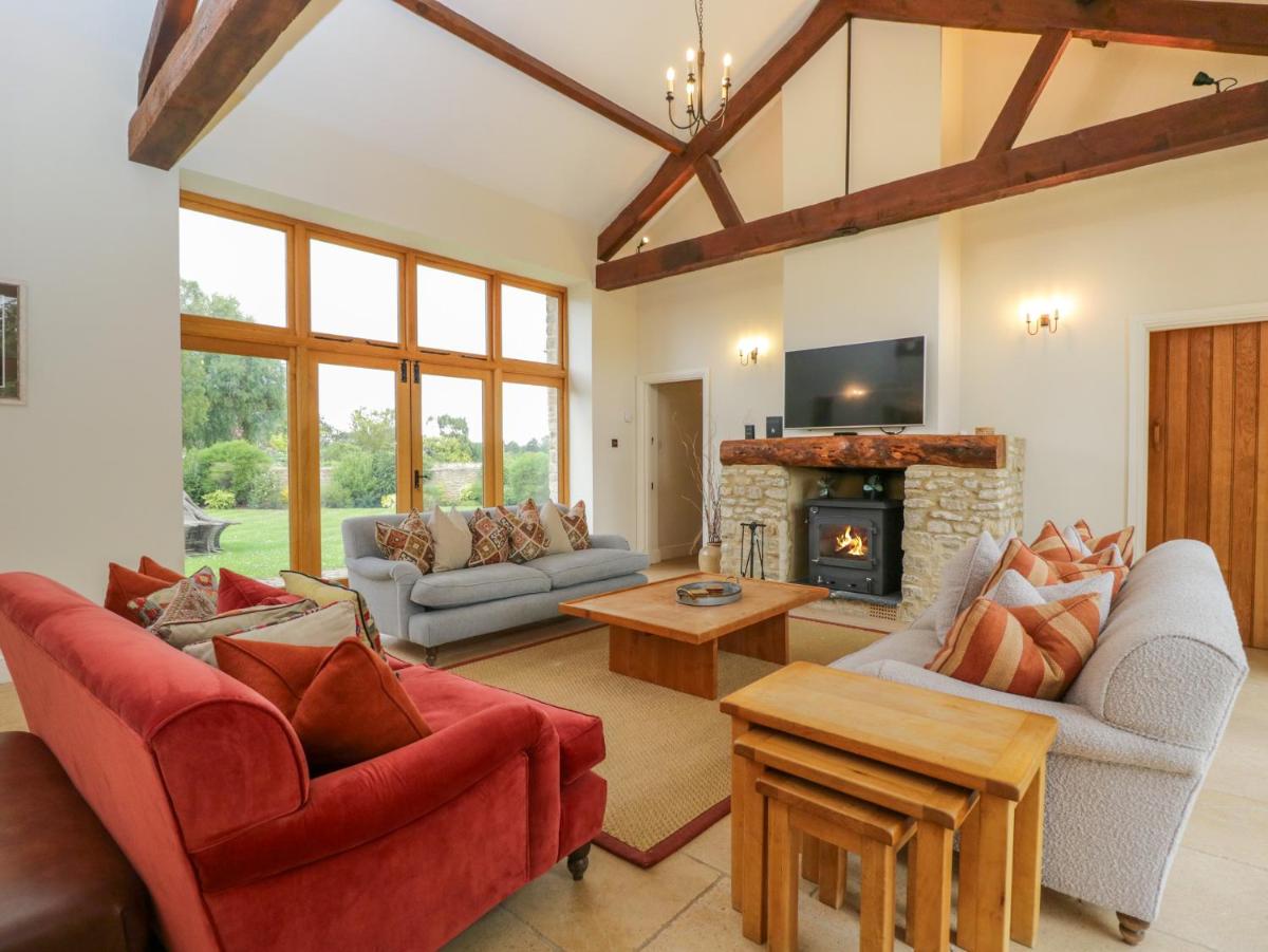 Lower Farm Barn - Housity