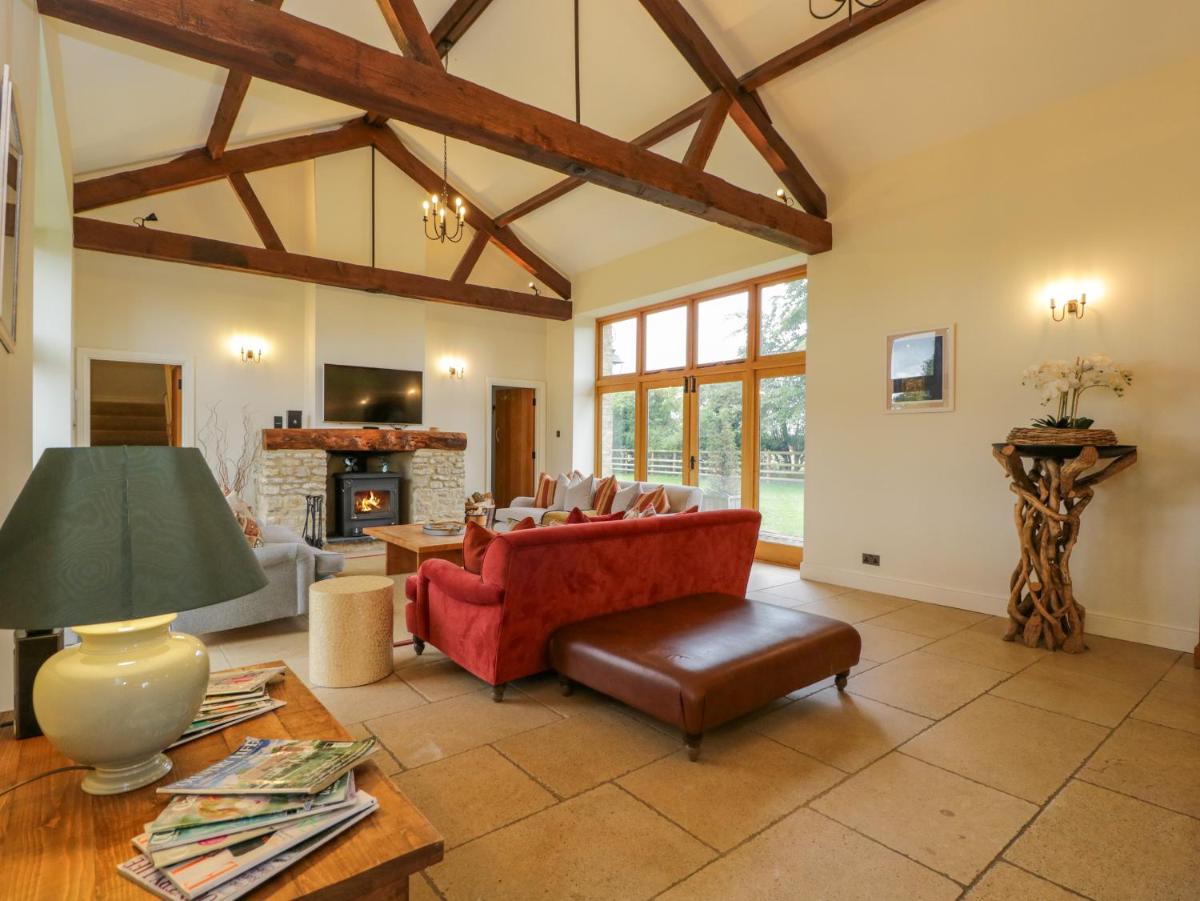 Lower Farm Barn - Housity