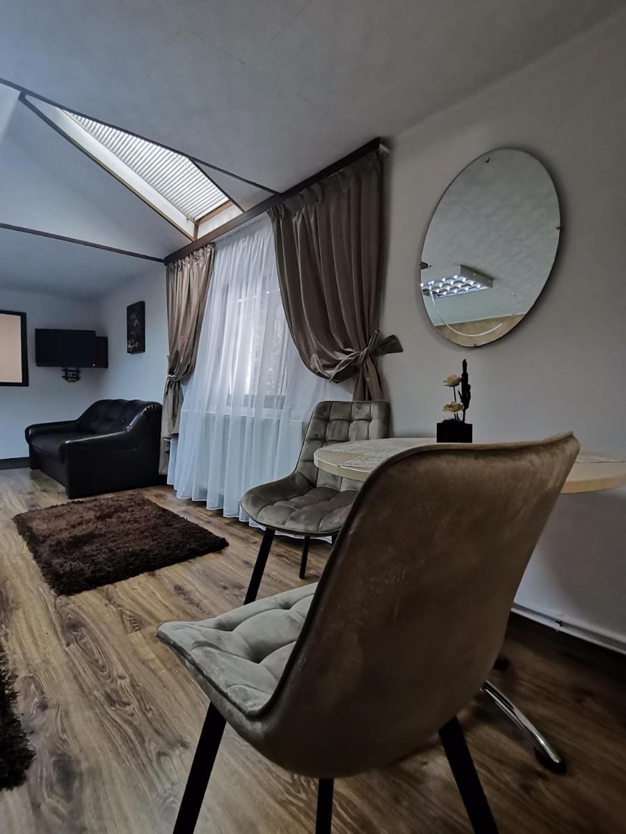 Shelby Accommodation -Adult Only- - Housity