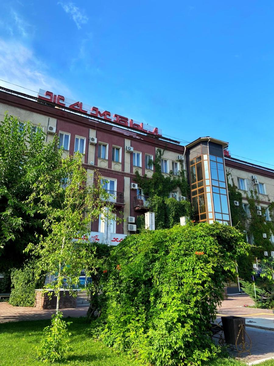 Hotel Zhambyl - Housity