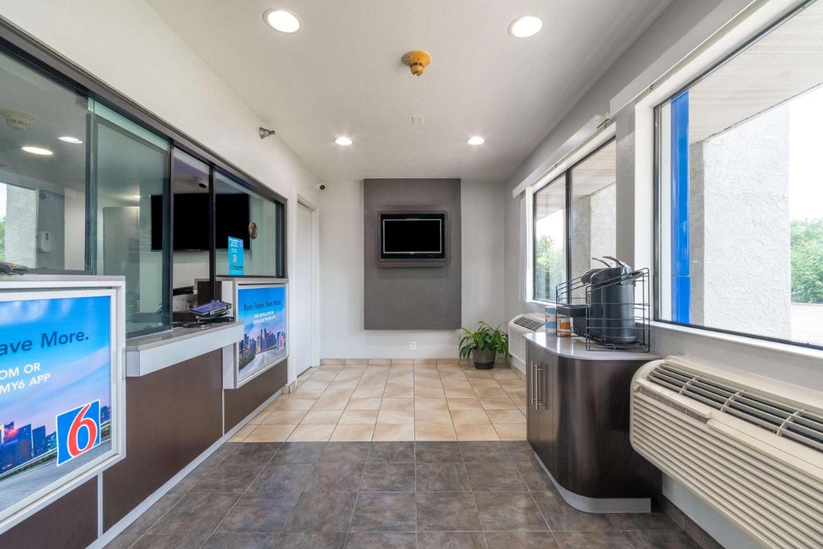 Motel 6-Rolling Meadows, IL - Chicago Northwest - Housity