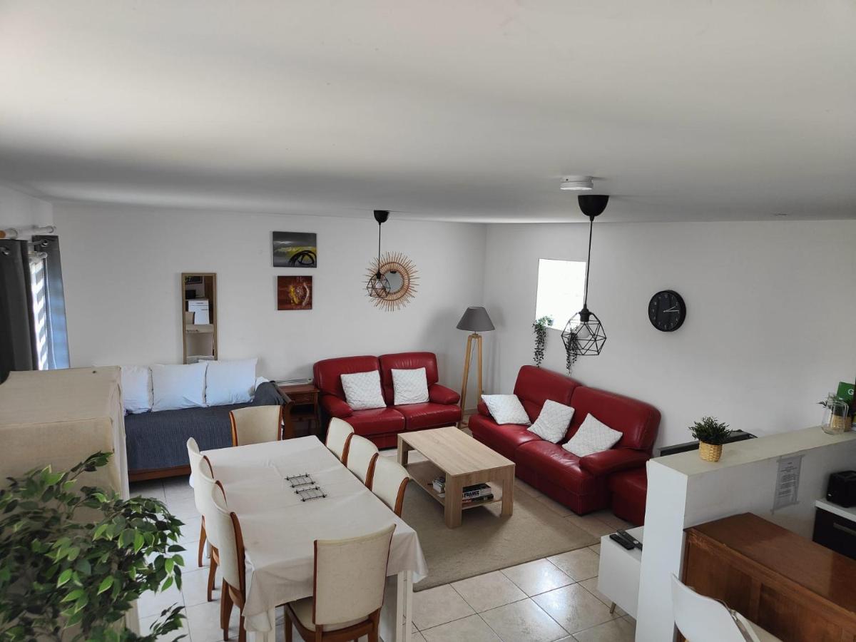 MAISON CHAPY en centre ville 1 à 11 personnes - Housity