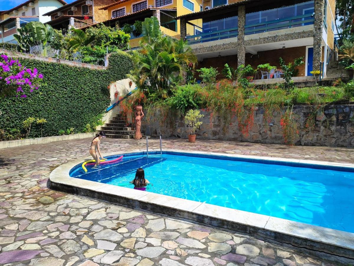 Casa Cantinho da Paz, seu lazer completo, churrasqueira, piscina e muita tranquilidade - Housity
