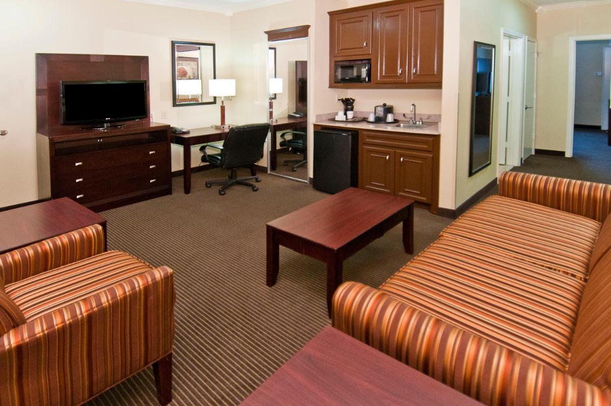 Lake Charles Hotel - Housity