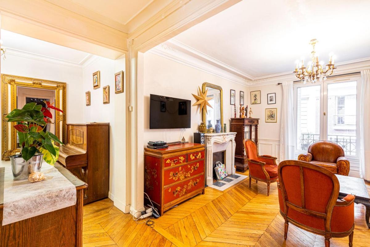 GuestReady - Parisian getaway in the 10th Arr. - Housity