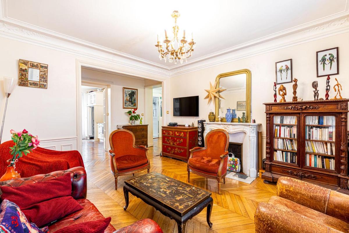 GuestReady - Parisian getaway in the 10th Arr. - Housity