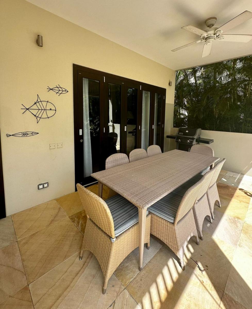 Eden Island Luxury Accommodation - Housity