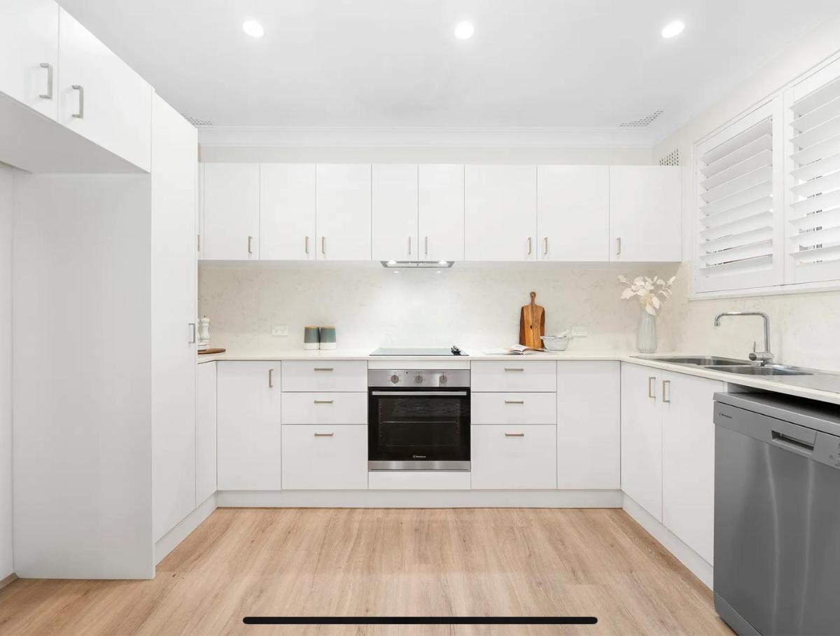 Suitetrails - Coogee Sunrise shared Apt with Balcony & Work Desk