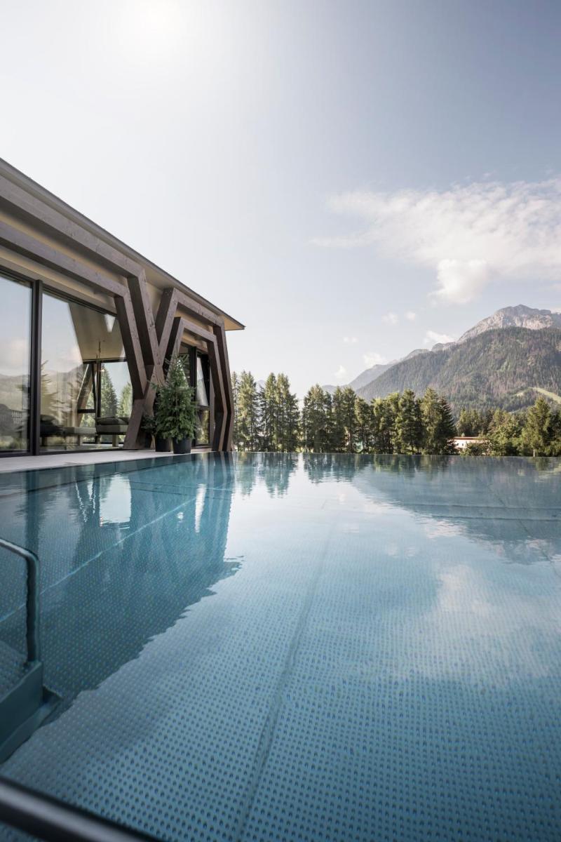 Hotel Patris - Housity