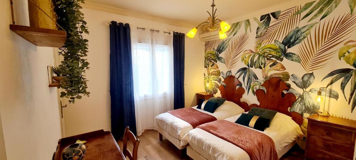 A l\'ombre du clocher - Housity