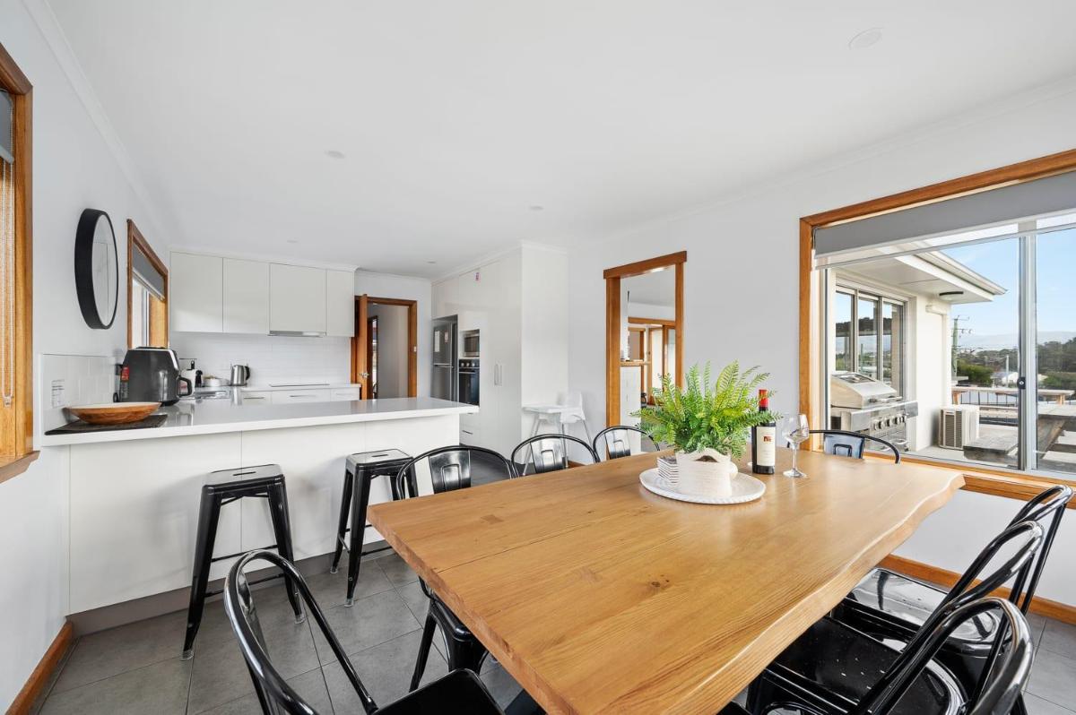 Suitetrails - Residence at 165 Great for large groups Sleeps 11