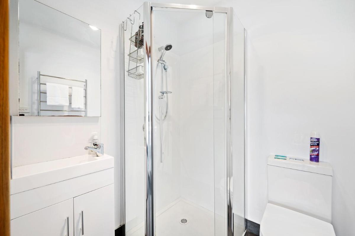 Suitetrails - Residence at 165 Great for large groups Sleeps 11