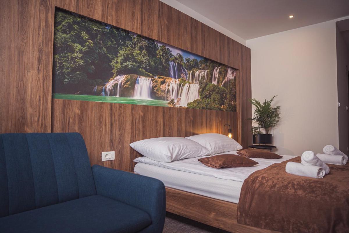 Hotel Tazz - River Front Oasis Collection - Housity