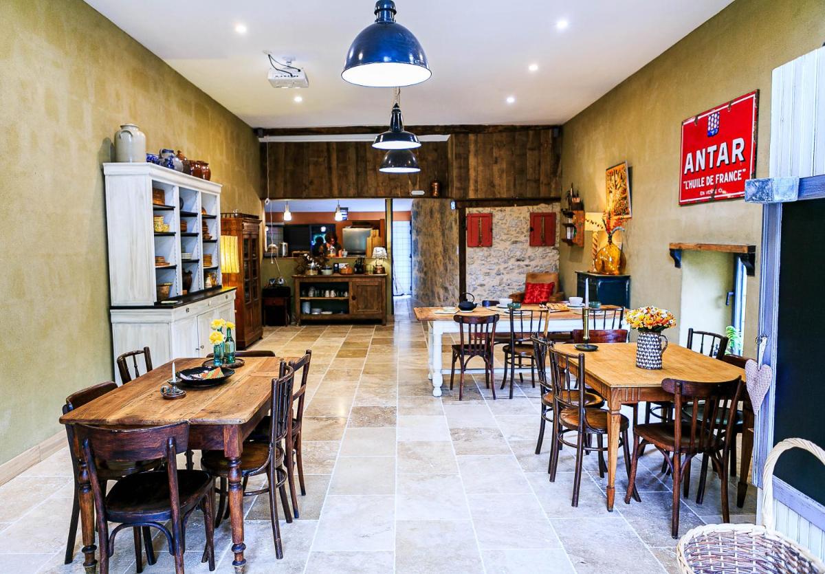 Les Tables de La Rousse - Housity