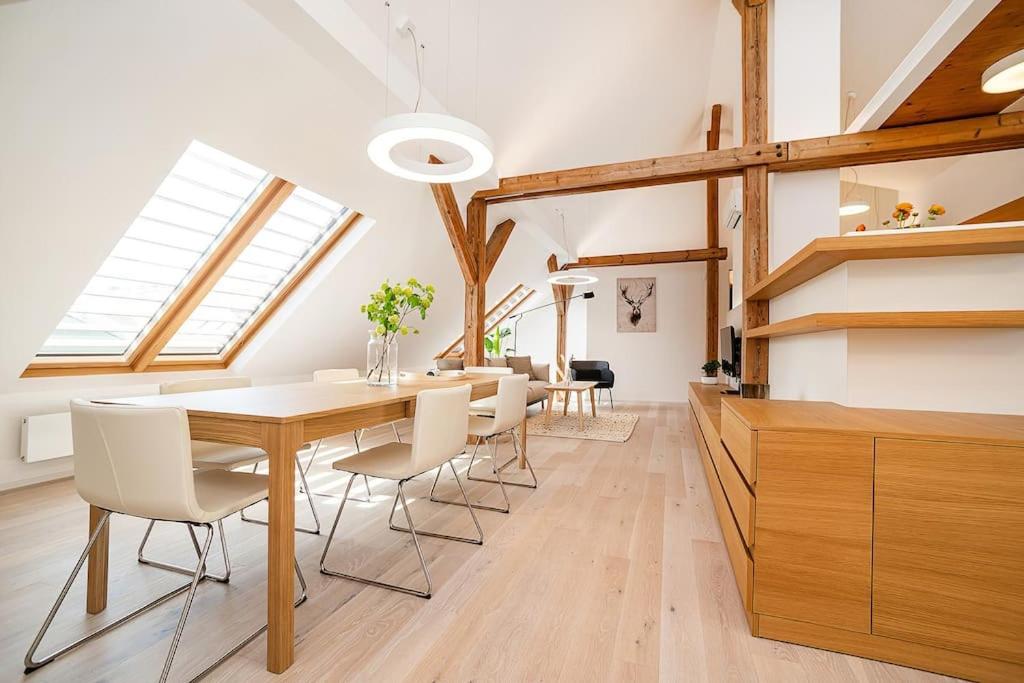 Fantastic Attic Apt with big Terrace - Housity