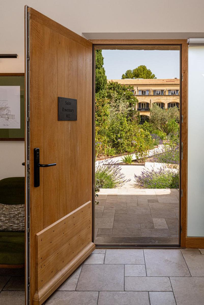 Façade ou entrée de l'établissement Le Vallon de Valrugues Hotel Spa & Villas