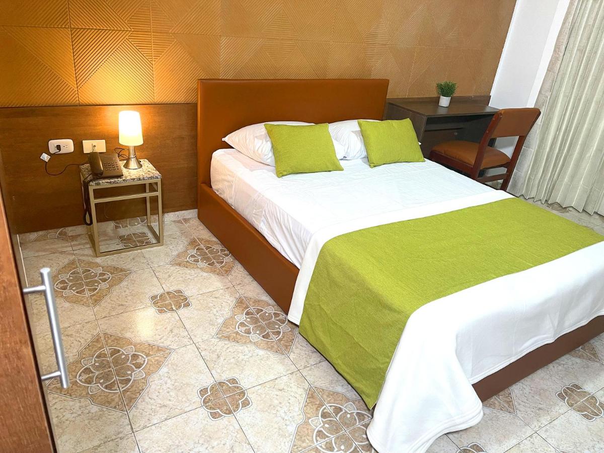 Hotel Prado 72 INN - Housity