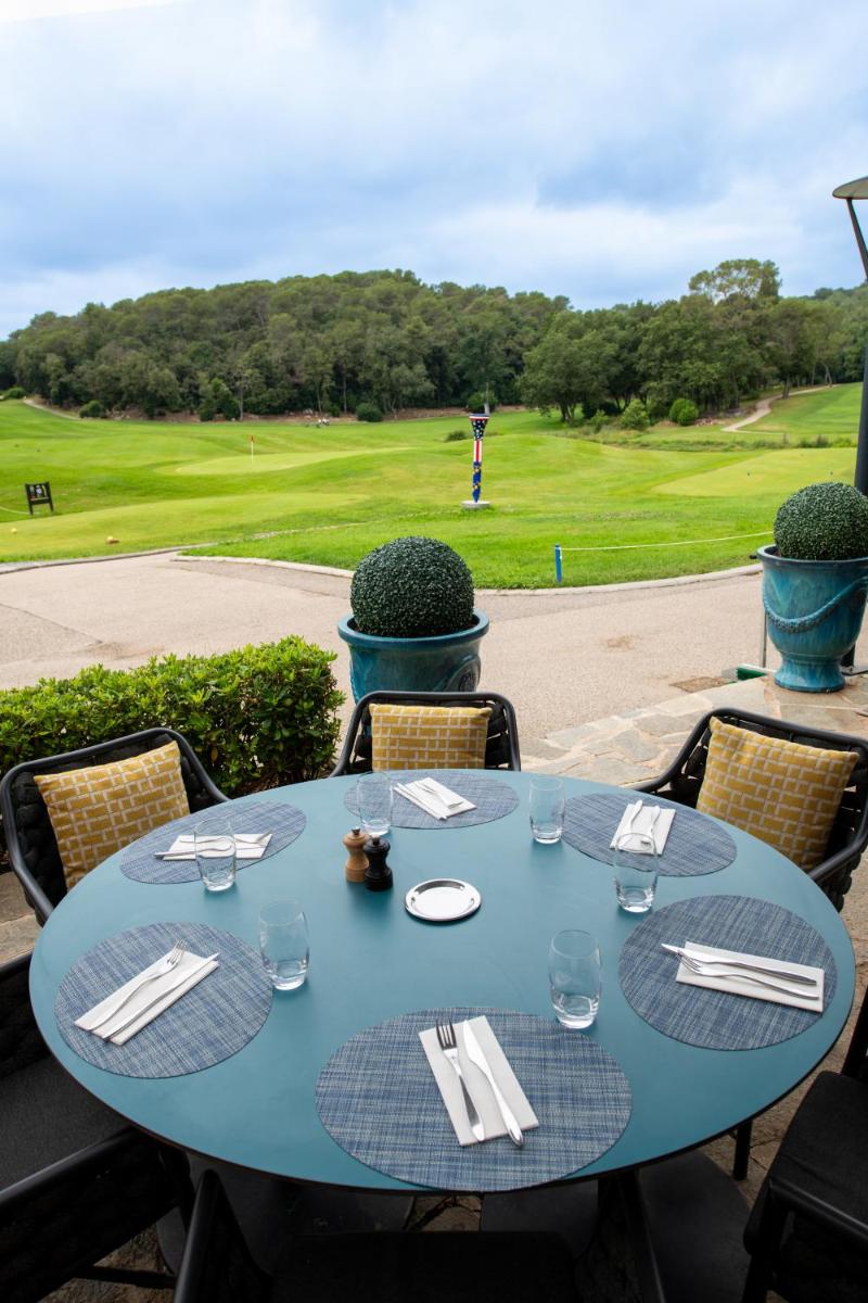 Golf sur le terrain de l'hôtel ou à proximité