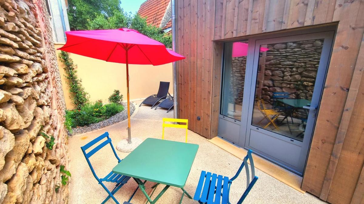 Terrasse ou espace extérieur de l'établissement Logis Hotel Archambeau