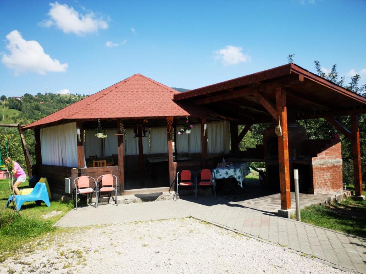 Casa Preto E Branco - Housity