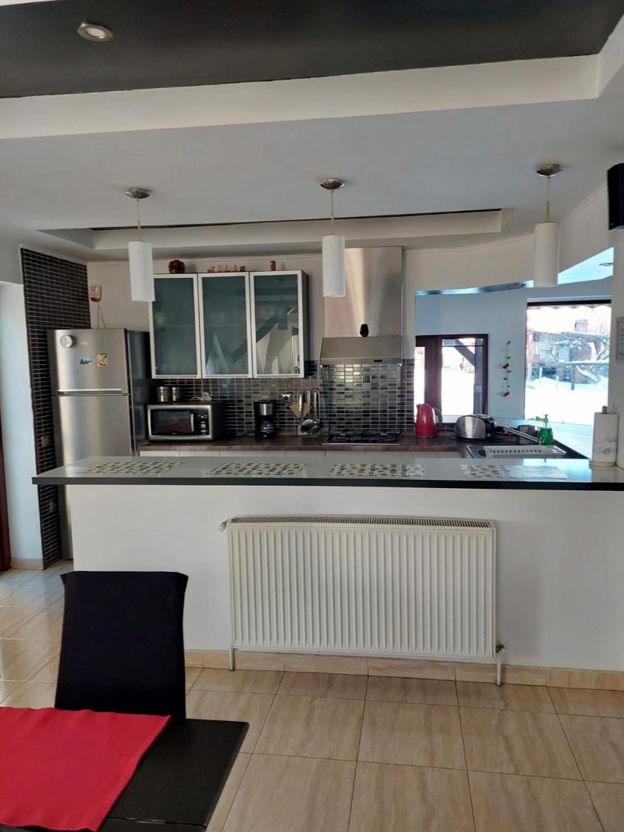 Casa Preto E Branco - Housity