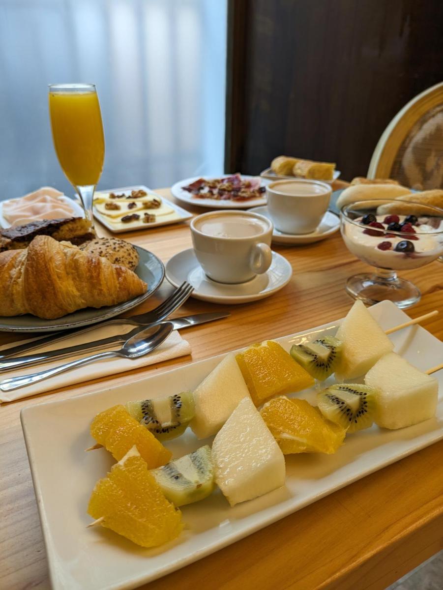 Comida en o cerca de este hotel