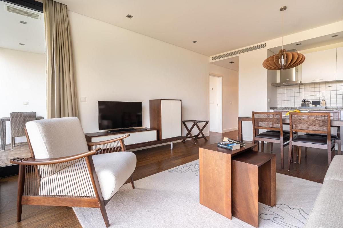Uma televisão e/ou sistema de entretenimento em Monchique Resort & Spa