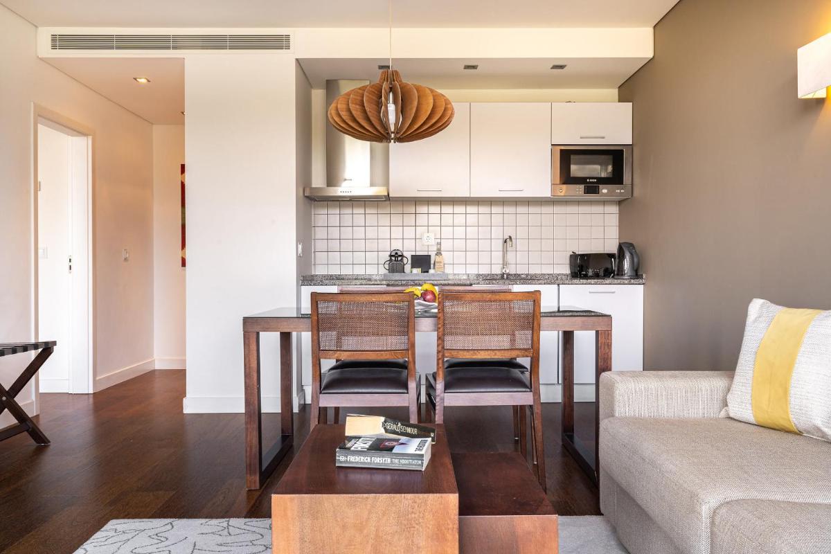 A cozinha ou kitchenette de Monchique Resort & Spa