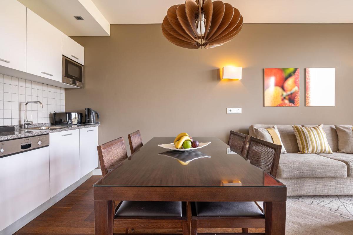 A cozinha ou kitchenette de Monchique Resort & Spa