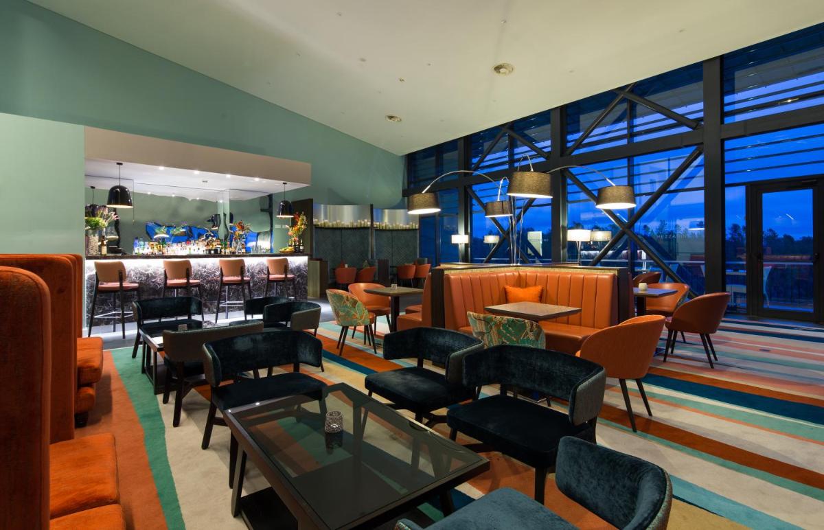 Uma área de estar em Monchique Resort & Spa