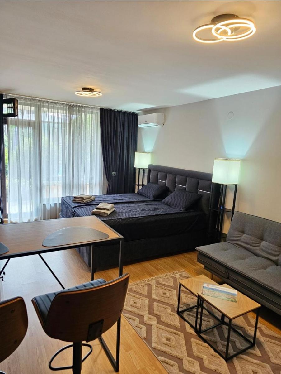 Aspen Suites Luxury Studio A006 - Hizvo