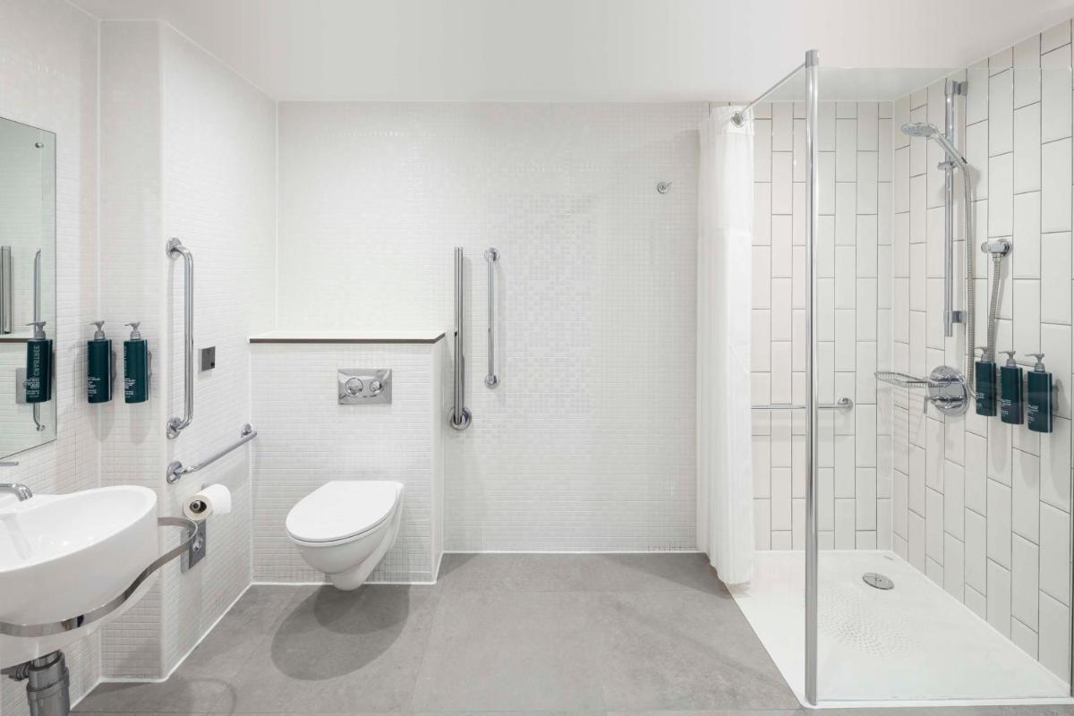 DoubleTree by Hilton Manchester Piccadilly - Housity