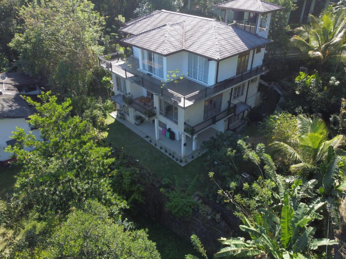 Chathu Holiday Home - Housity