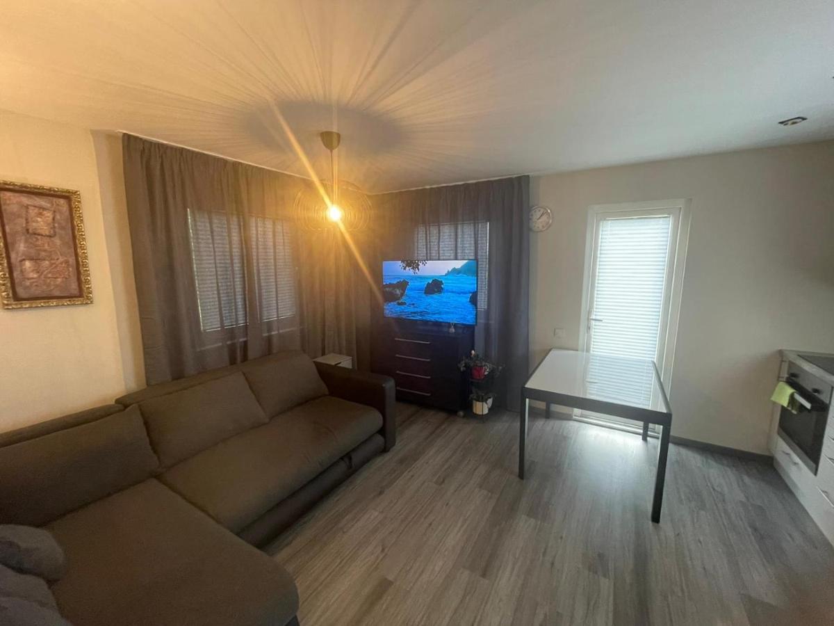 Beach Guesthouse Lenkas - Housity
