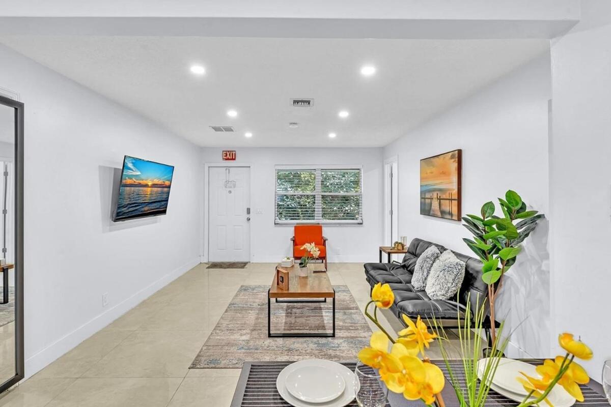 Hollywood 2 Bdrm New Furnished Beach Vacation Lb2 - Housity