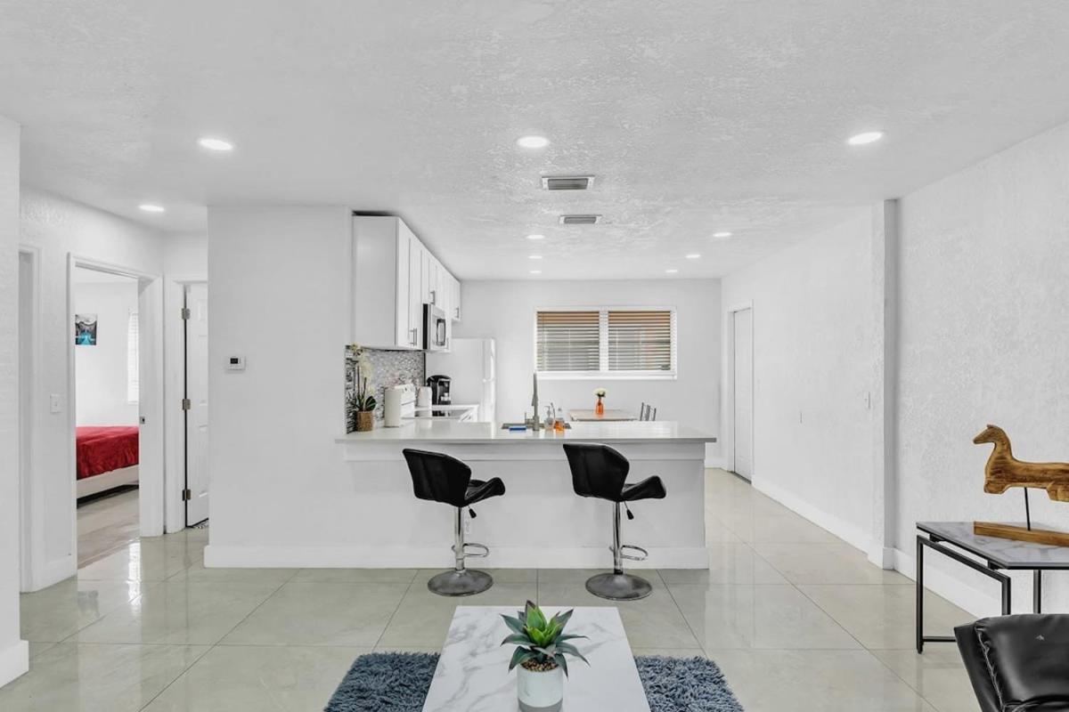2 Bdrm Modern House Mins From Beach & Casino Hb1 - Housity