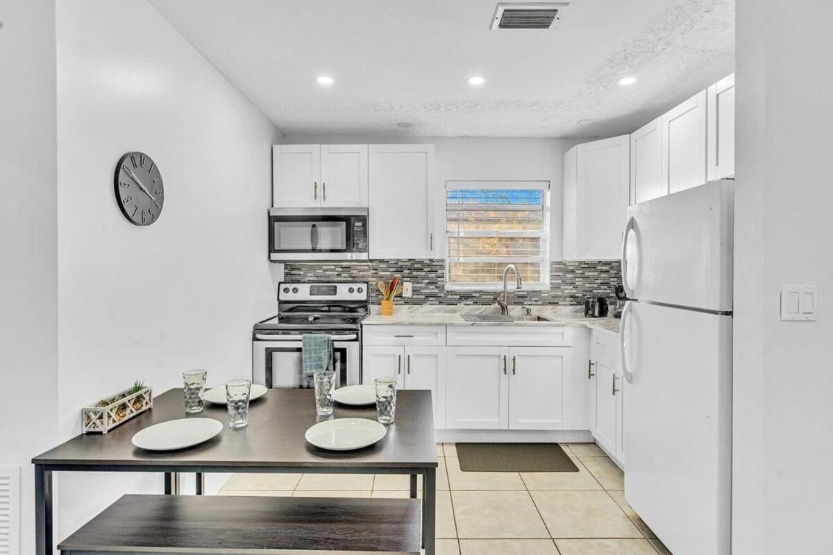 Hollywood Vacation In Perfect Beach Location Ha01 - Housity