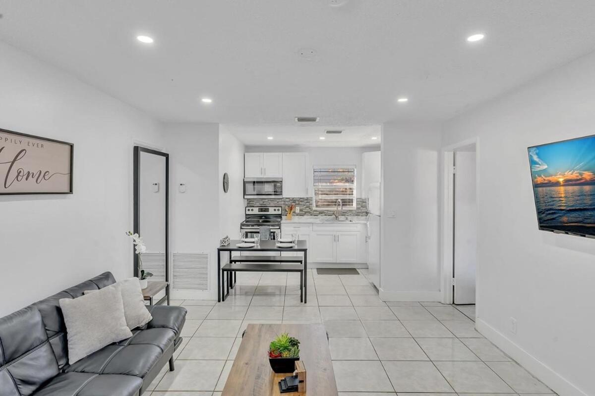 Hollywood Vacation In Perfect Beach Location Ha01 - Housity