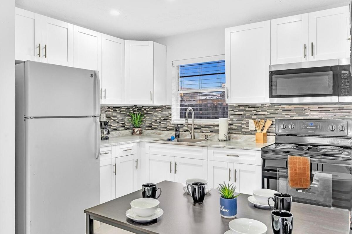 Beach And Hard Rock Hollywood Vacation House Ha02 - Housity