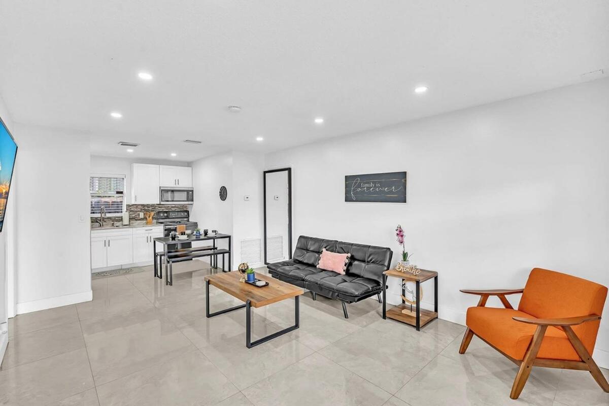 Beach And Hard Rock Hollywood Vacation House Ha02 - Housity