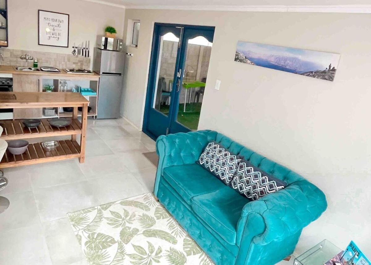 The Travellers Inn, Short Road - Housity