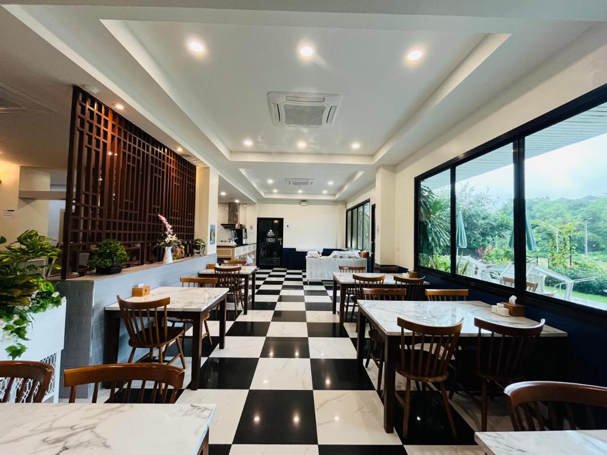 USABAI Riverside Boutique Hotel - Housity