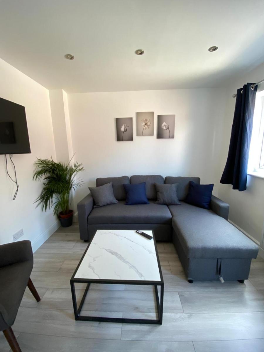 Cosy one bed flat - Colnbrook - Housity