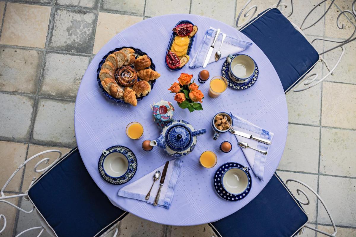 Ostal Cassinia Maison d hôtes de charme avec petit déjeuner gourmand - Housity