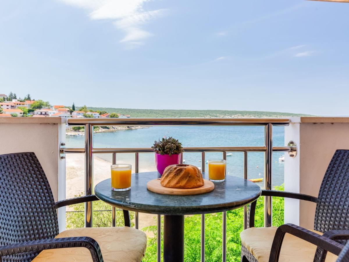 Apartment Daria 3 by Interhome - Housity