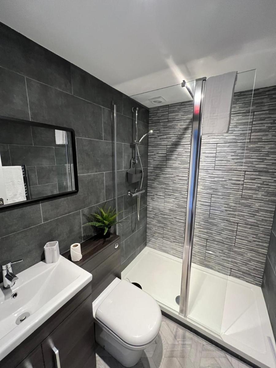 The Globe Apartments and Bedrooms - Housity
