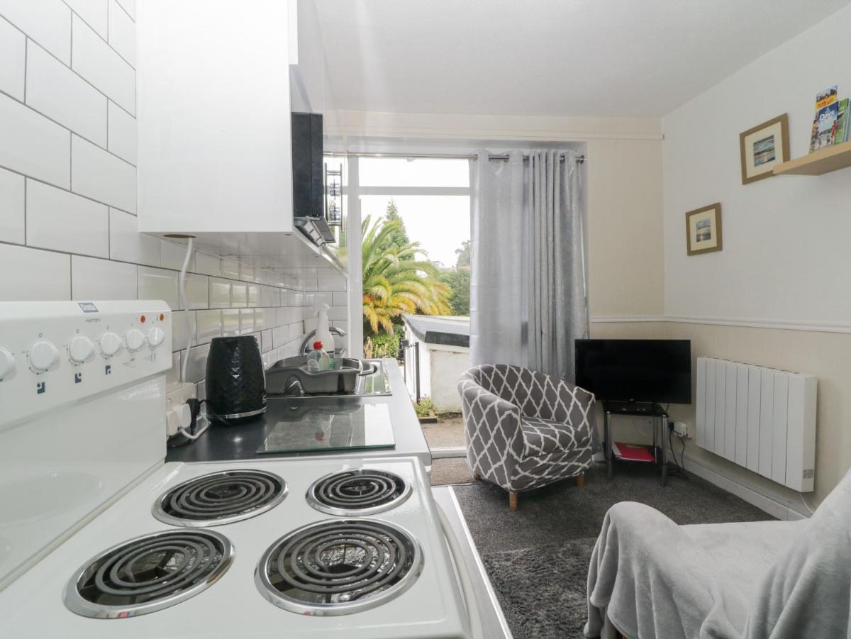 Flat 3, Big Tree Holiday Flats - Housity