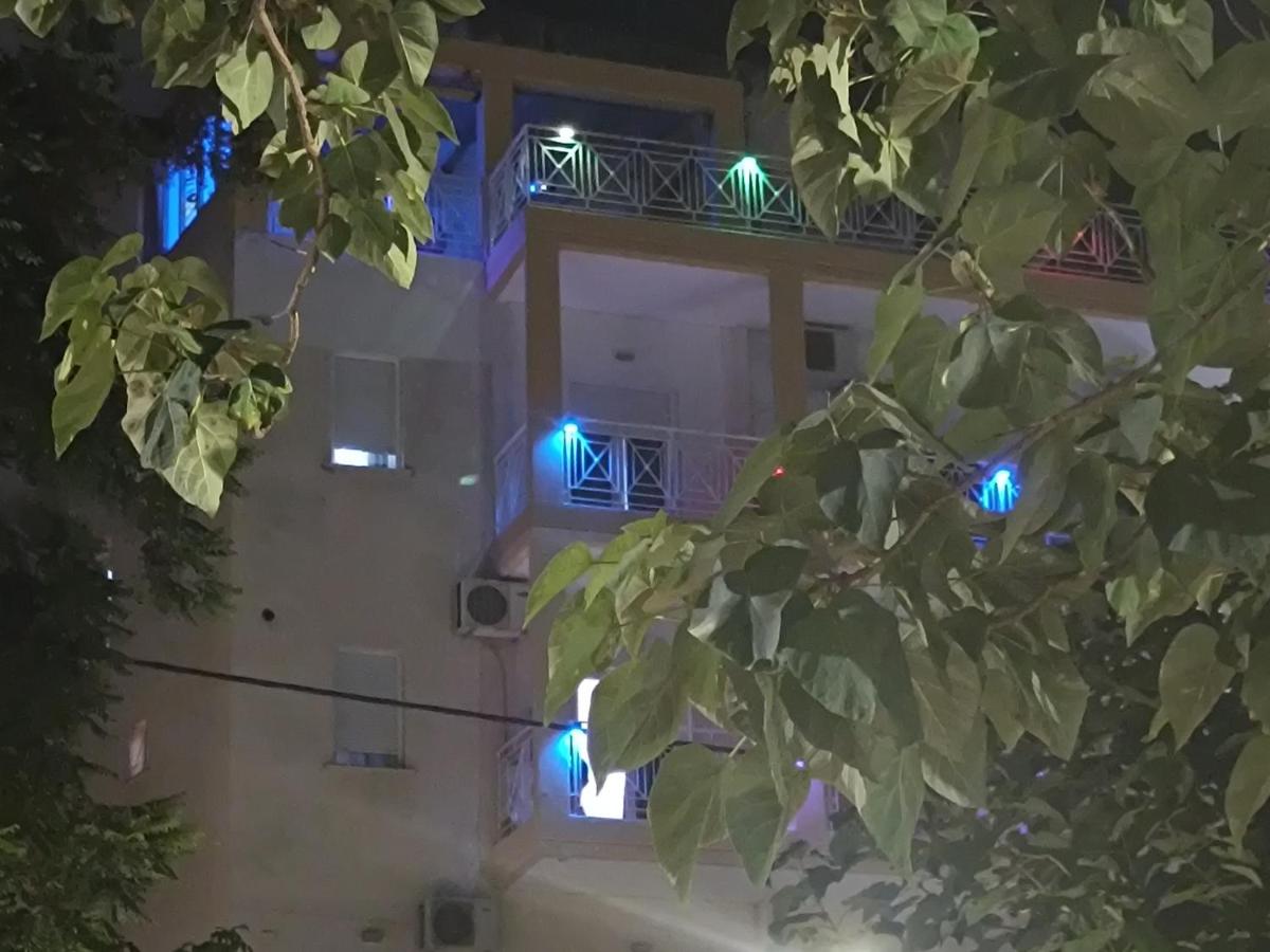 Gk Suites-Constantin view , auto check-in 24h - Housity